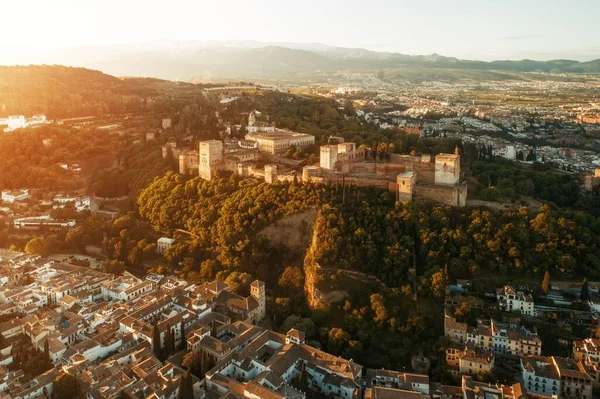 Granada Alhambra vista aérea nascer do sol — Fotografia de Stock