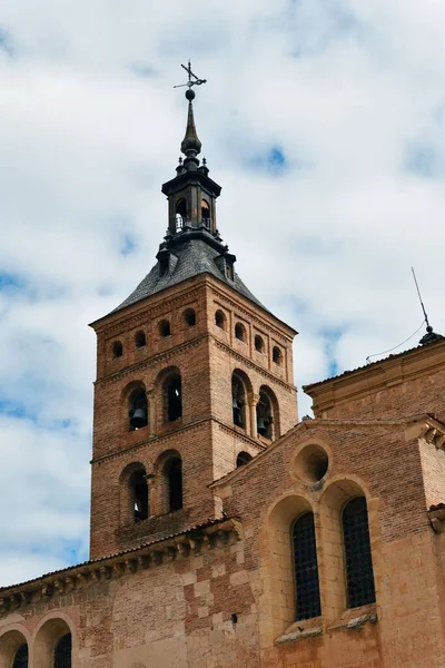 Edificio histórico de Segovia vista de cerca — Foto de Stock