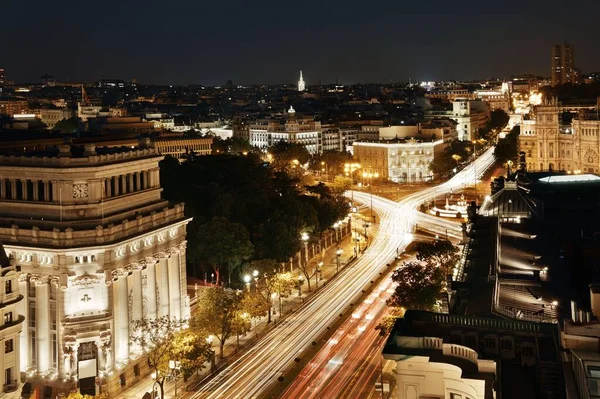 Vista para o telhado de Madrid à noite — Fotografia de Stock