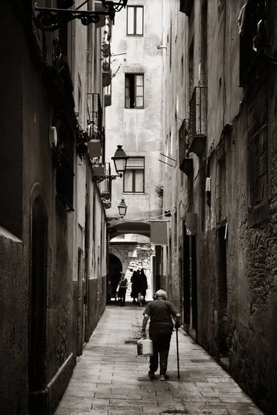 Bâtiments anciens dans le quartier gothique de Barcelone — Photo