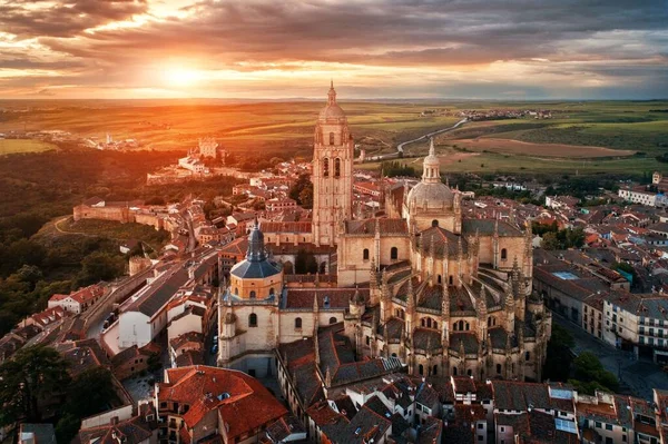 Catedral de Segóvia vista aérea nascer do sol — Fotografia de Stock