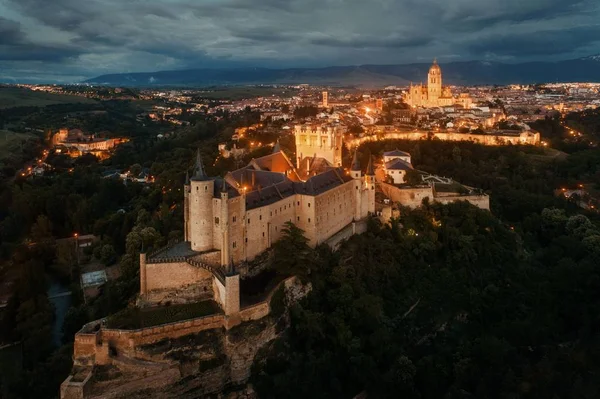 Alcázar de Segovia por la noche — Foto de Stock