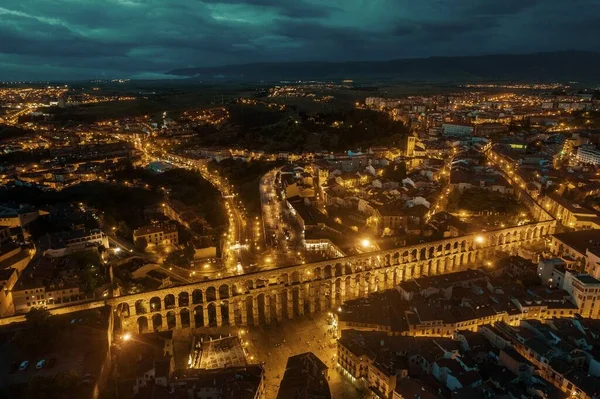 Segovia Acueducto Romano vista aérea por la noche — Foto de Stock