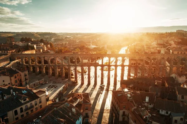 Segovia Roman Aqueduct letecký pohled na východ slunce — Stock fotografie