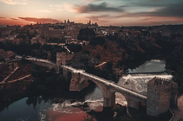 Luftaufnahme der Skyline-Brücke von Toledo — Stockfoto