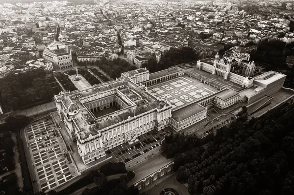 马德里皇宫鸟瞰图 — 图库照片