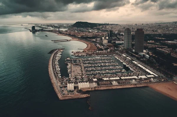 Luchtfoto van Barcelona kust — Stockfoto