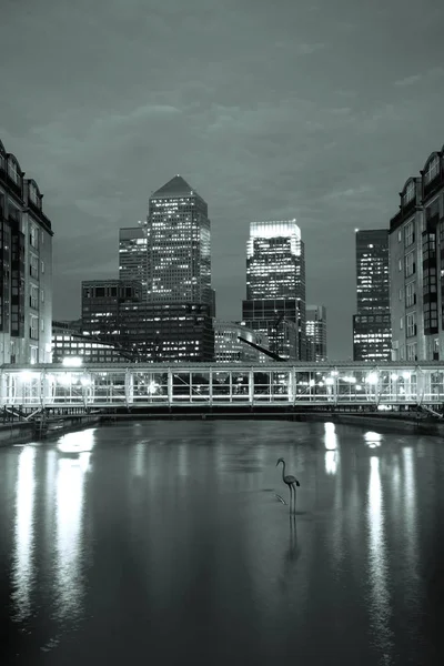 London Canary Wharf la nuit — Photo