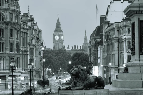 Trafalgar Meydanı sokak görünümü — Stok fotoğraf