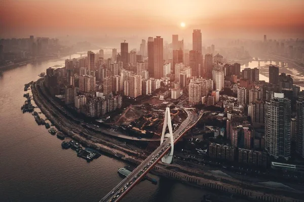 Chongqing Edificios urbanos puesta del sol aérea —  Fotos de Stock