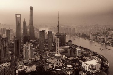Shanghai Pudong iş bölgesi ile şehir havadan görünümü