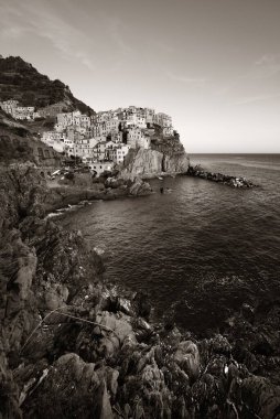 Manarola Cinque Terre siyah ve beyaz