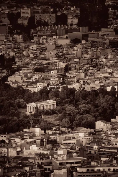 Храм Гефеста с видом на гору — стоковое фото