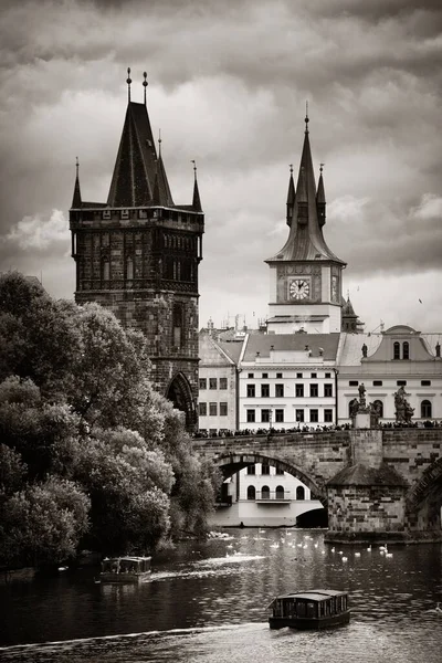 Prague skyline and bridge — Stock Photo, Image