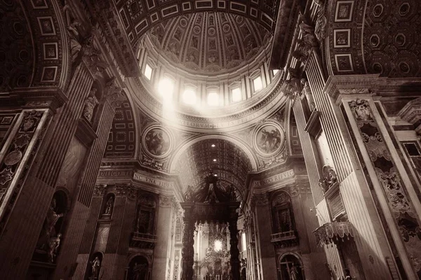 Interior da Basílica de São Pedro — Fotografia de Stock