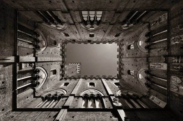 Siena pátio Bell Tower — Fotografia de Stock