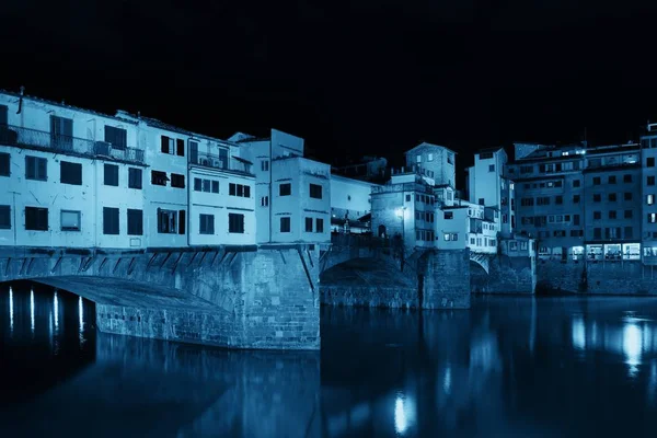 Florença Ponte Vecchio vista noturna — Fotografia de Stock