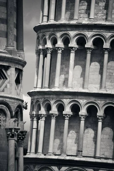 Scheve toren Pisa close-up kathedraal — Stockfoto