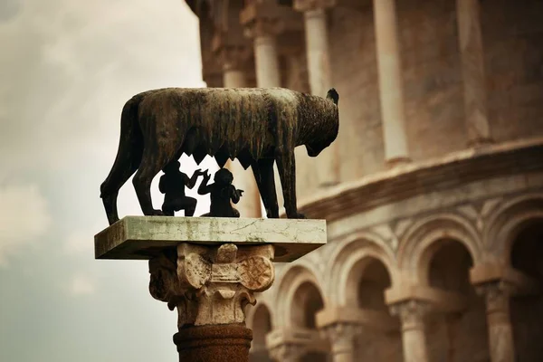 Torre pendente Lupo Capitolino a Pisa — Foto Stock