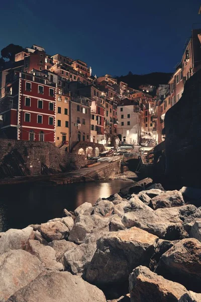 Riomaggiore waterkant nacht — Stockfoto