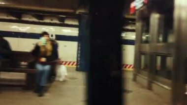 New York metro platformu