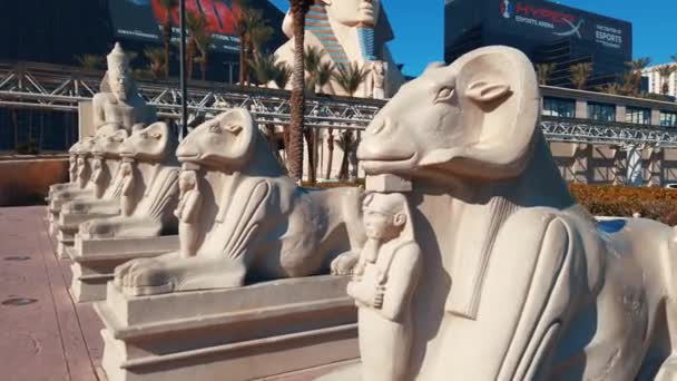 Las Vegas Strip Luxor hotel — Stockvideo