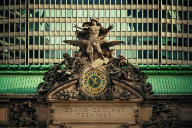 New York 'taki Grand Central Terminal İstasyonu heykelinin yakın görüntüsü.