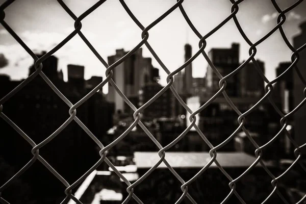 New York City Urban View Historical Architecture Graffiti Fense — Stock Photo, Image