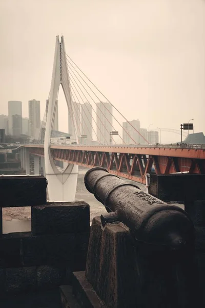 重庆的桥梁和城市建筑 — 图库照片