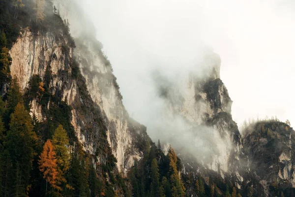 Доломиты Природного Ландшафта Осенью Цвета Тумане Северной Италии — стоковое фото