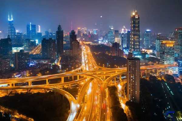 Shanghai Yanan Road Nadjezd Most Noci Hustým Provozem Číně — Stock fotografie