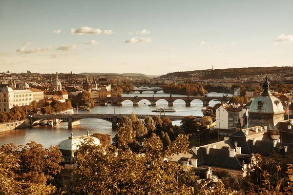 Prag Skyline Och Bro Över Floden Tjeckien — Stockfoto