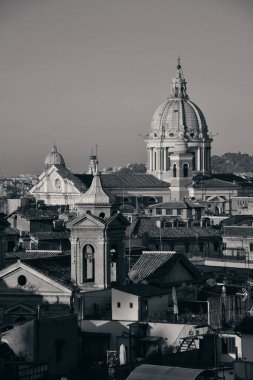 Roma 'nın tarihi mimarisi, İtalya' nın monokrom bölgesini kapatıyor.