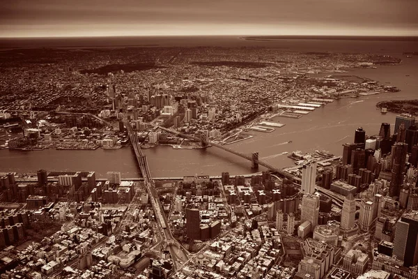 Doğu Nehri Köprüleriyle New York City Manhattan Hava Manzarası — Stok fotoğraf