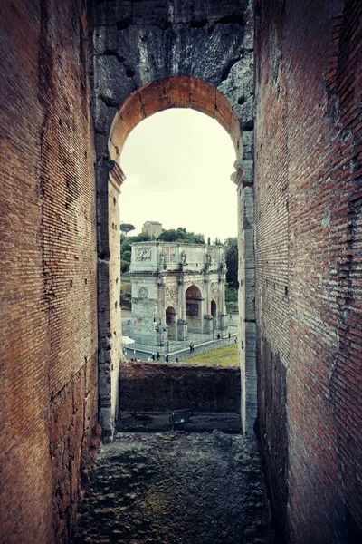 Archway Coliseu Com Arco Constantino Marco Mundialmente Conhecido Símbolo Roma — Fotografia de Stock