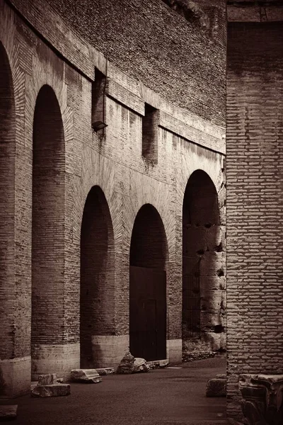 Archway Colosseum Het Wereldberoemde Monument Het Symbool Van Rome Italië — Stockfoto