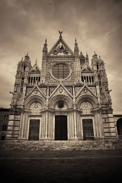 Catedral Siena Close Como Famoso Marco Cidade Medieval Dia Nublado — Fotografia de Stock