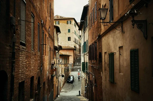 Straatzicht Met Oude Gebouwen Siena Italië — Stockfoto