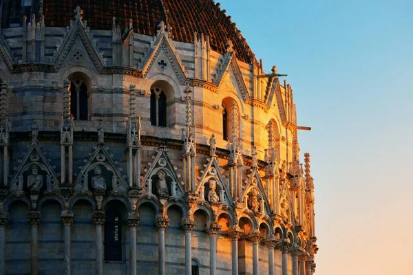 Pisa Piazza Dei Miracoli Kostel Kopule Detailní Pohled Krásným Vzorem — Stock fotografie