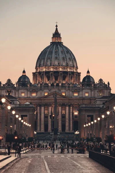 Vatikaanivaltio Peters Basilica Auringonlaskun Aikaan — kuvapankkivalokuva