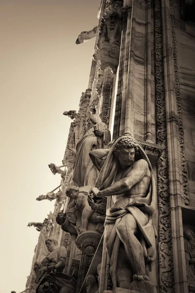 Catedral Milão Close Com Belo Padrão Escultura Itália — Fotografia de Stock