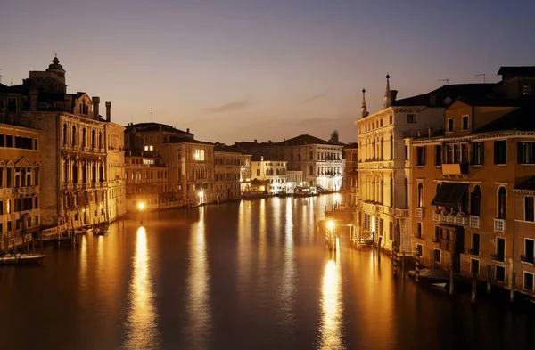 Venice Διώρυγα Θέα Νύχτα Ιστορικά Κτίρια Ιταλία — Φωτογραφία Αρχείου