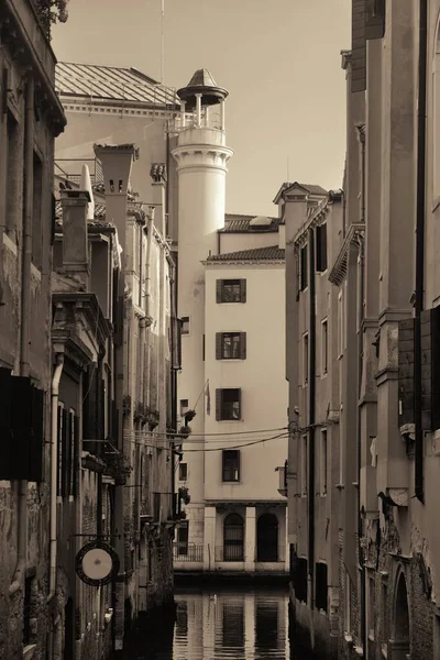 Vista Del Canal Venecia Con Edificios Históricos Italia —  Fotos de Stock