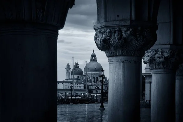 Iglesia Venecia Santa Maria Della Salute Con Columnas Italia — Foto de Stock