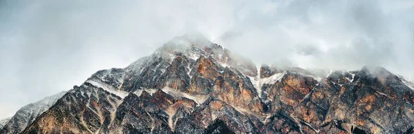 Pohled Zasněžené Hory Národním Parku Banff Kanadě — Stock fotografie