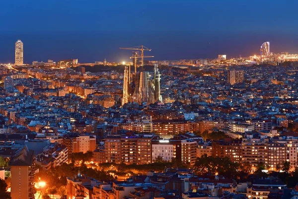 Sagrada Familia Városnézéssel Éjjel Barcelonában Spanyolországban — Stock Fotó