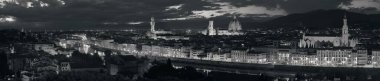 Floransa gökyüzü Piazzale Michelangelo 'dan geceleyin siyah beyaz