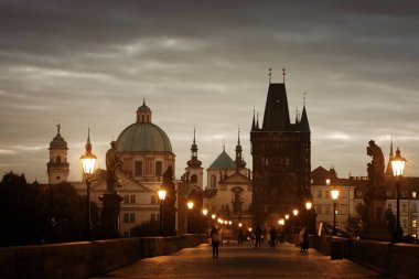 Çek Cumhuriyeti Prag 'daki Charles Köprüsü