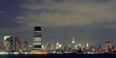 Kentsel mimarilerle New York 'ta gece vakti