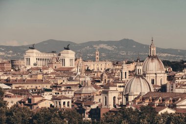 İtalya 'da antik mimari ile Roma çatısı manzarası. 